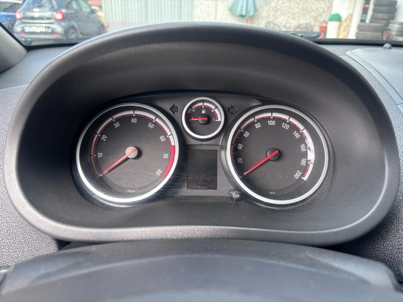 Opel Corsa 1.2 5 porte Cosmo