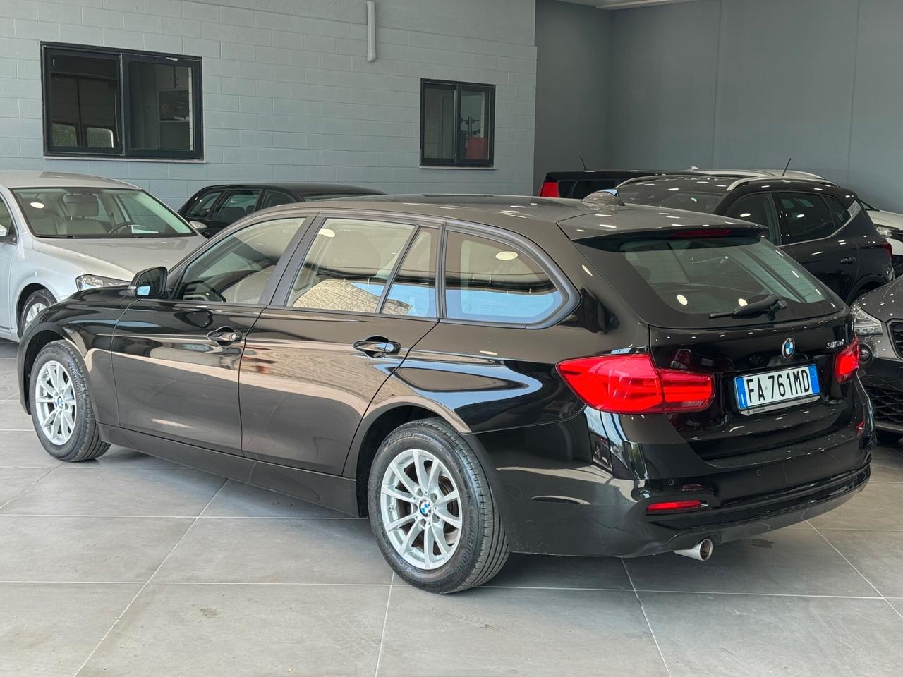 Bmw 318 318d xDrive Touring Luxury