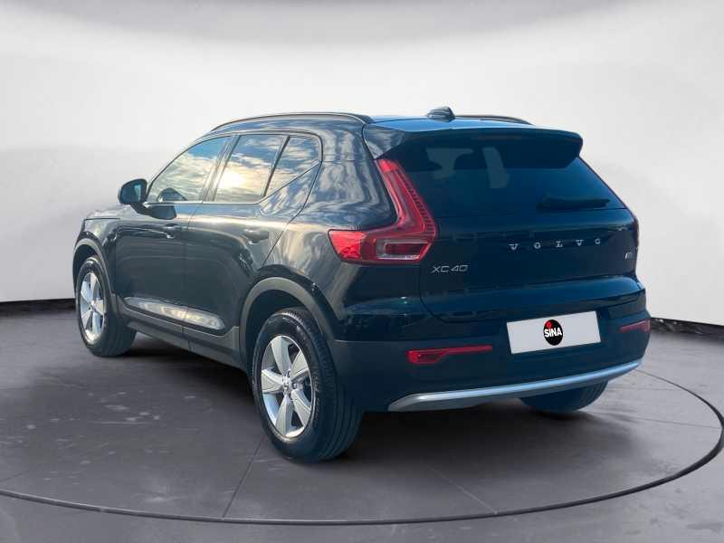 VOLVO XC40 2.0 b3 EssenTiaL AuTo