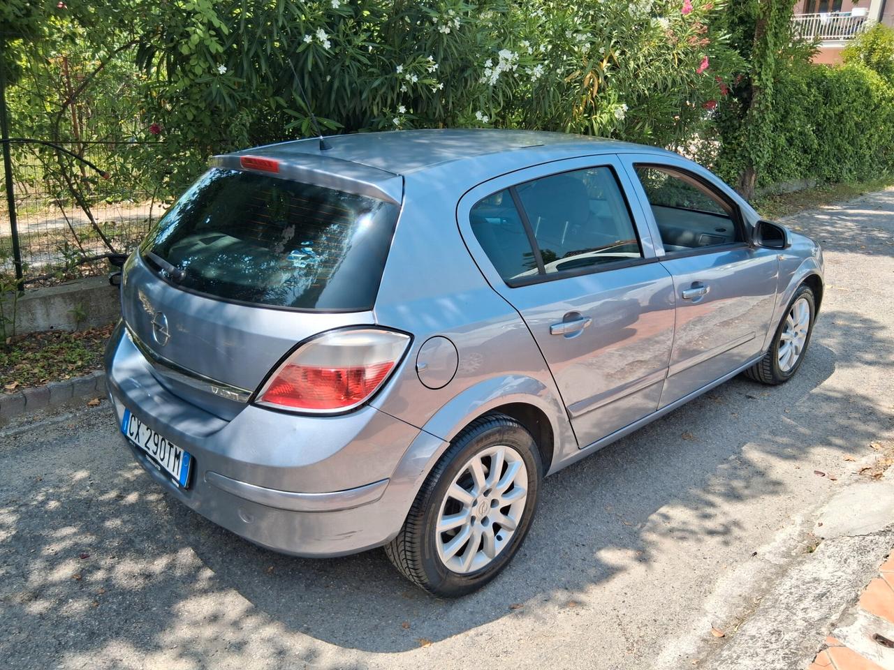 Opel Astra 1.7 CDTI 101CV 5 porte Cosmo