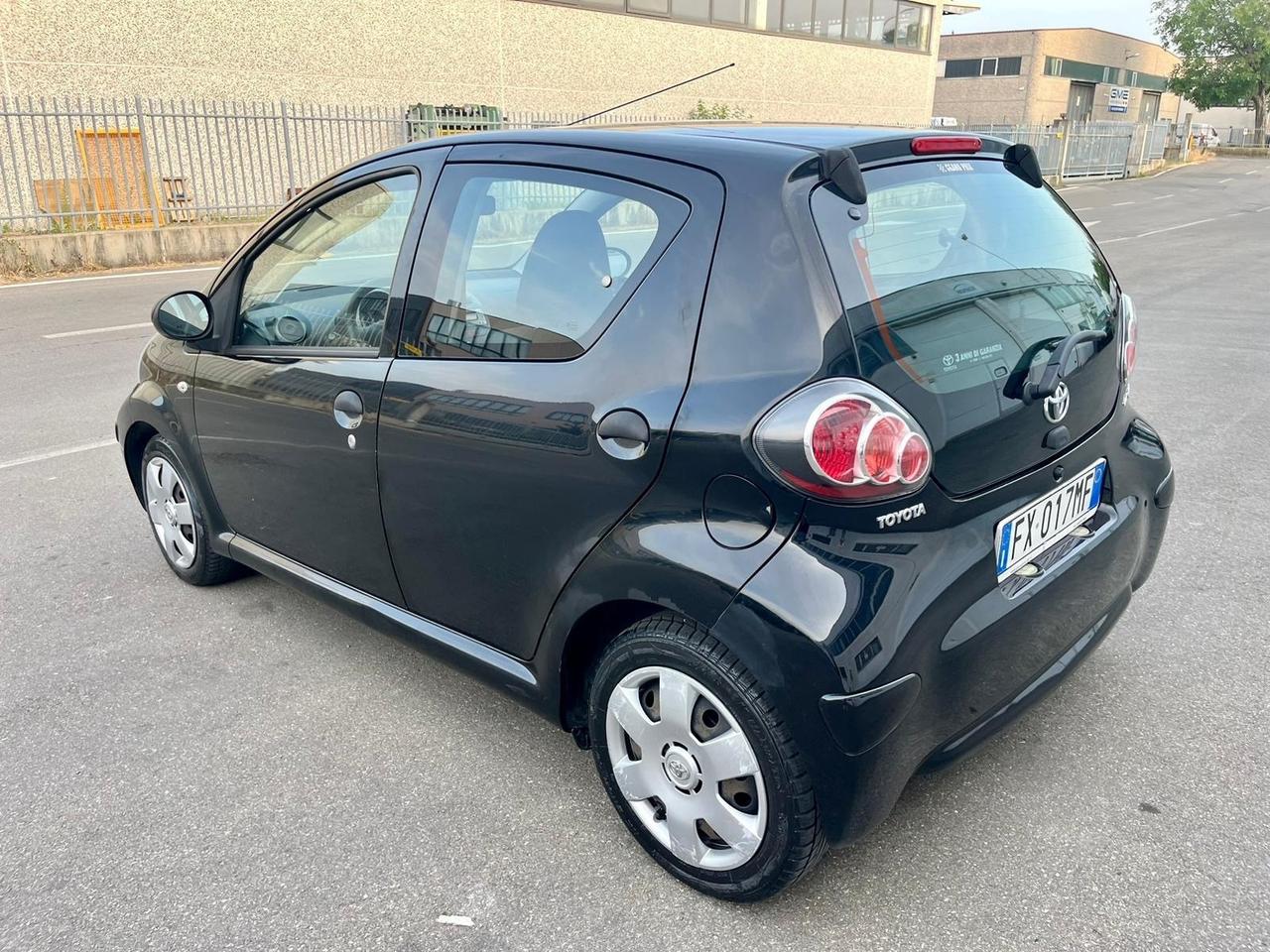 Toyota Aygo 1.0benz 2011 122.000km perfetta per neopatentati