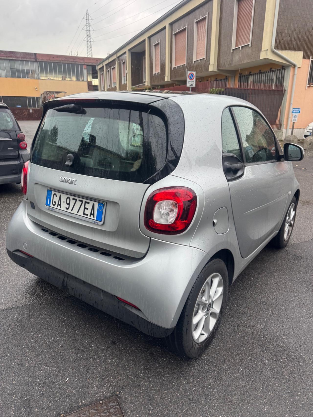 Smart 453 Eletrica con solo 15 Mila km neopatentati servosterzo