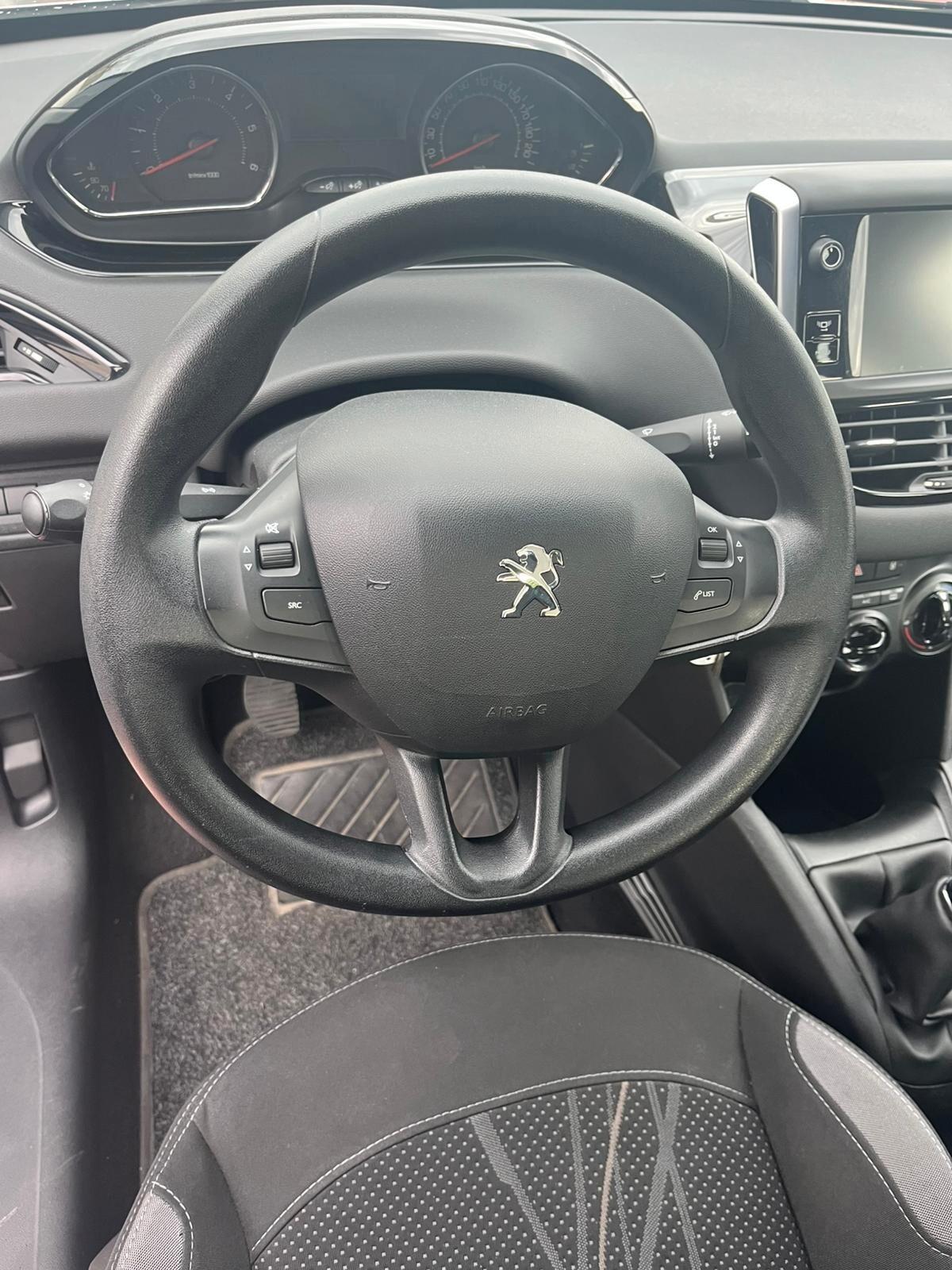 Peugeot 208 1.4 HDi 68 CV 5 porte Mix