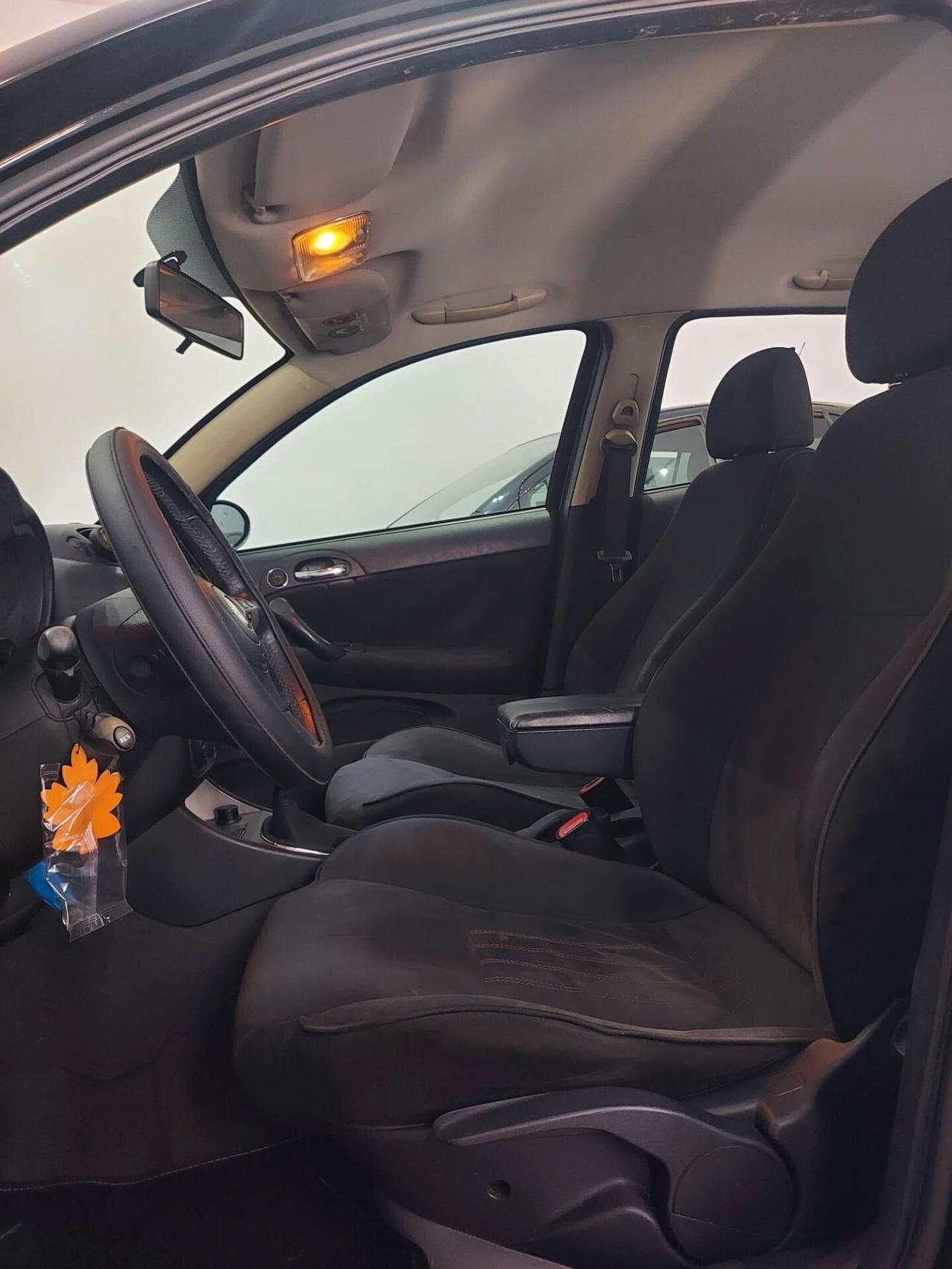 Alfa Romeo 147 1.9 JTD (120) 5 porte Distinctive