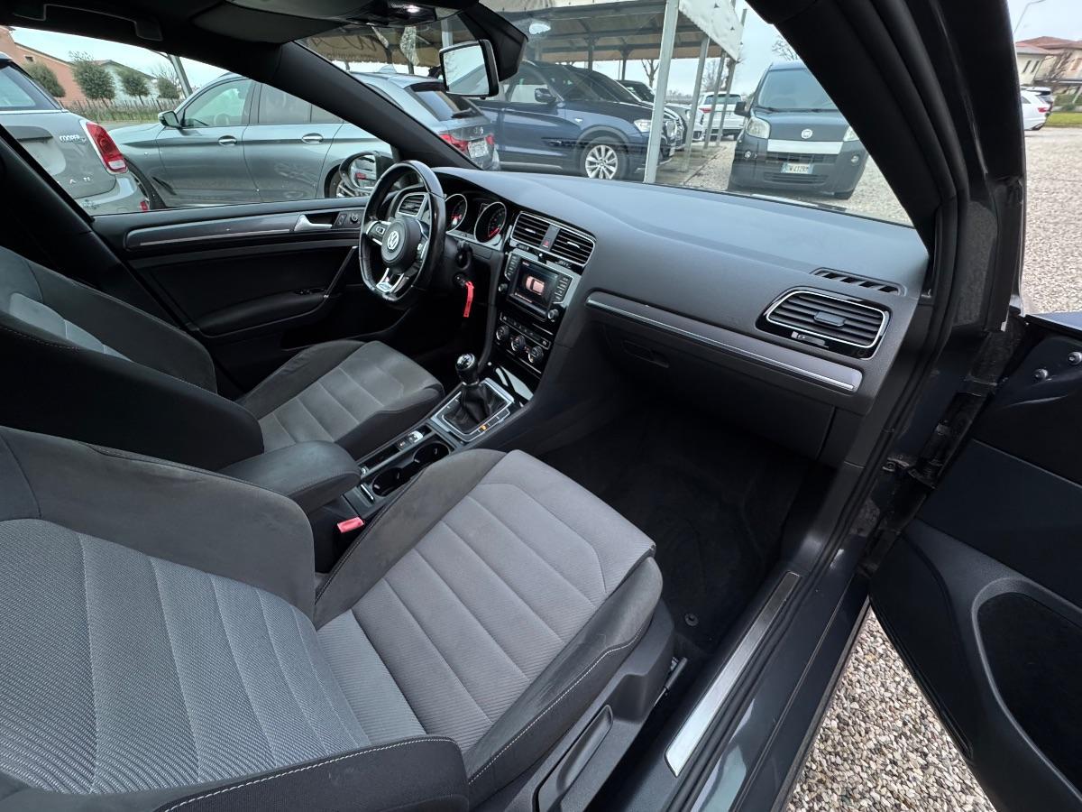 VOLKSWAGEN - Golf - 2.0 TDI 5p. R-Line