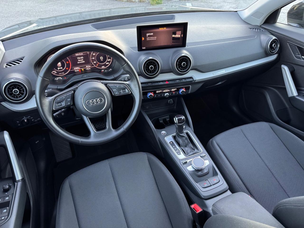 Audi Q2 30 TDI S tronic Identity Black