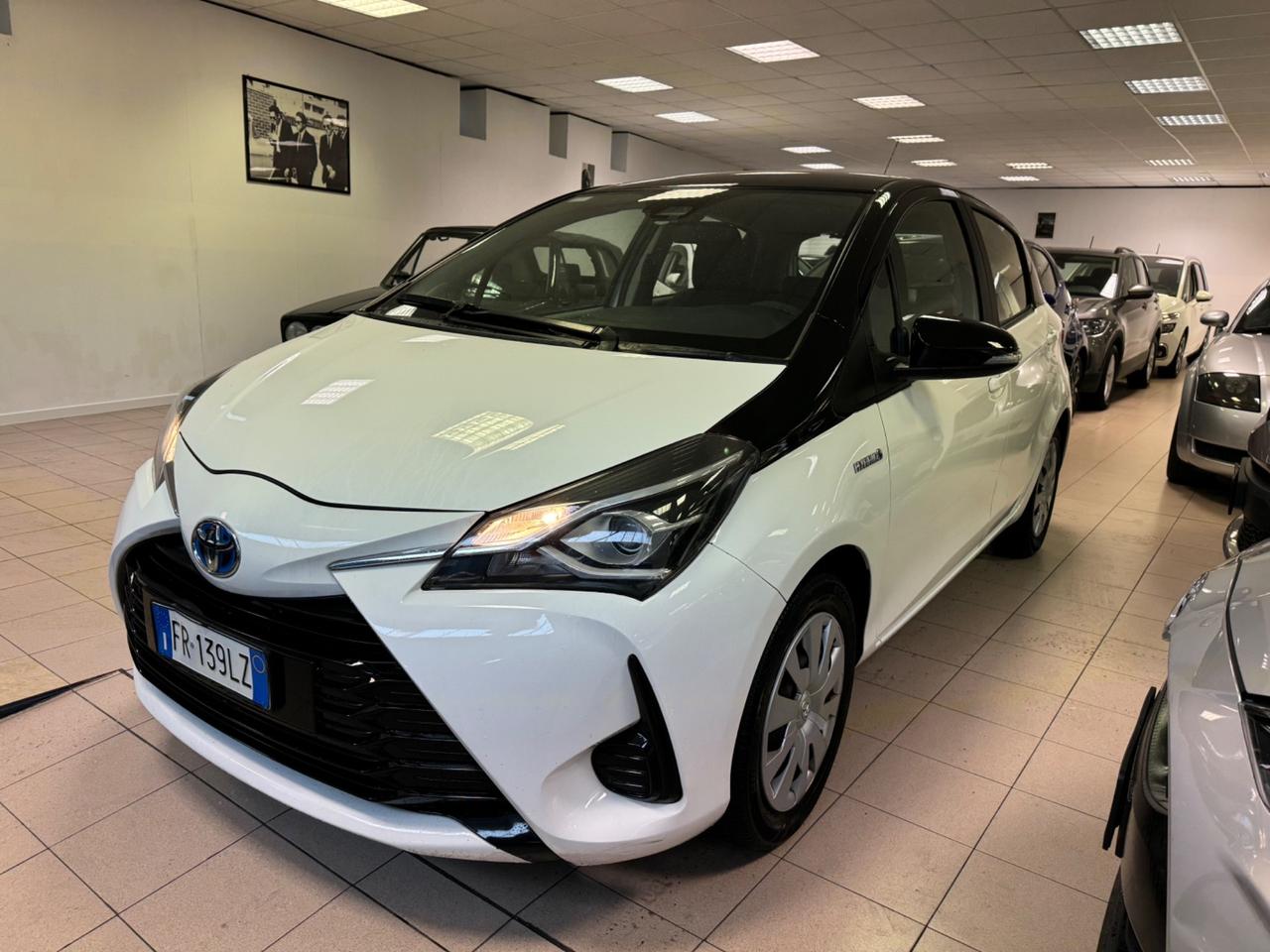 Toyota Yaris 1.5 Hybrid 5 porte Cool