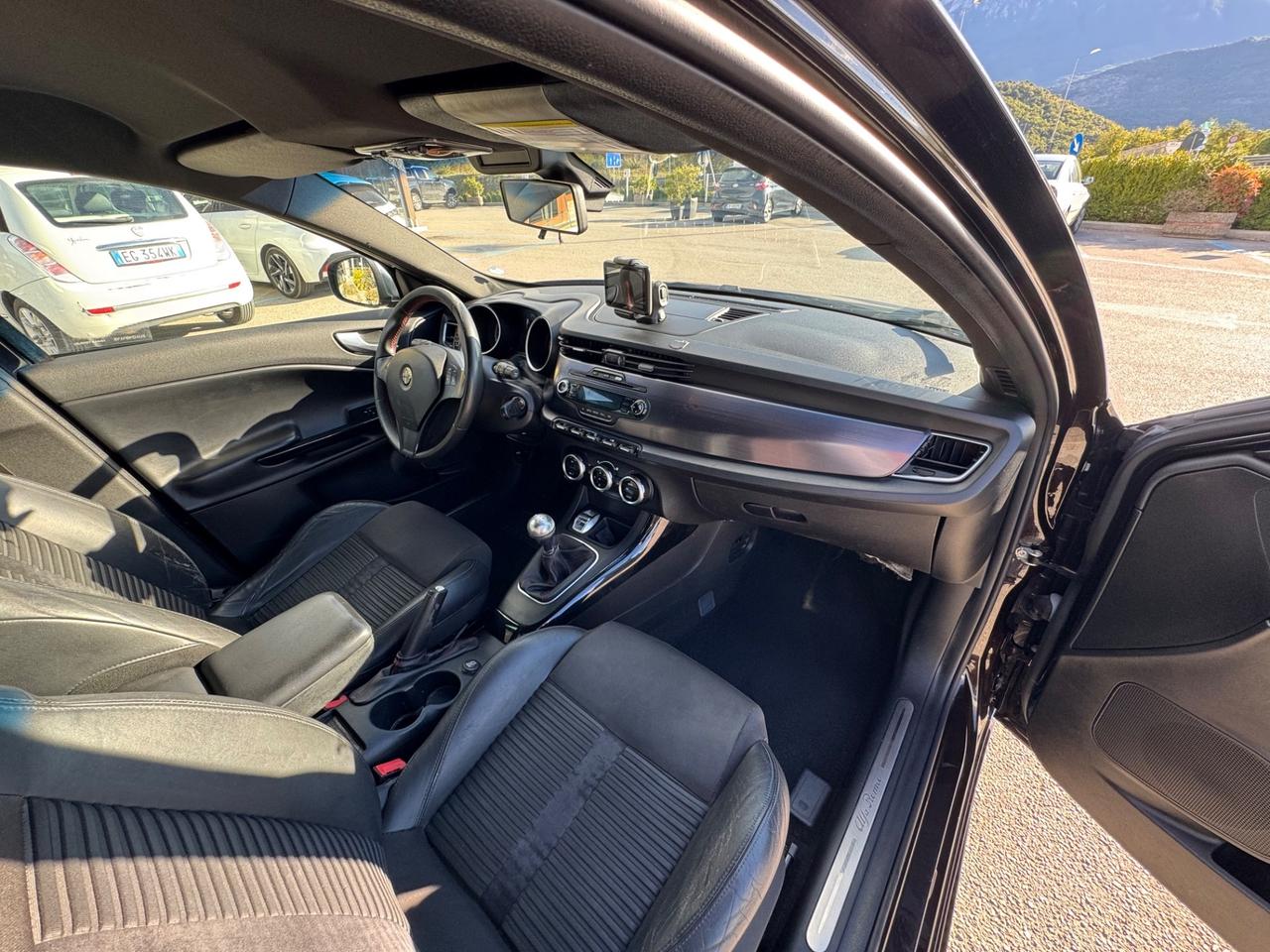 Alfa Romeo Giulietta 1.6 JTDm-2 105 CV, NERO ETNA, SEDILI SPORTIVI