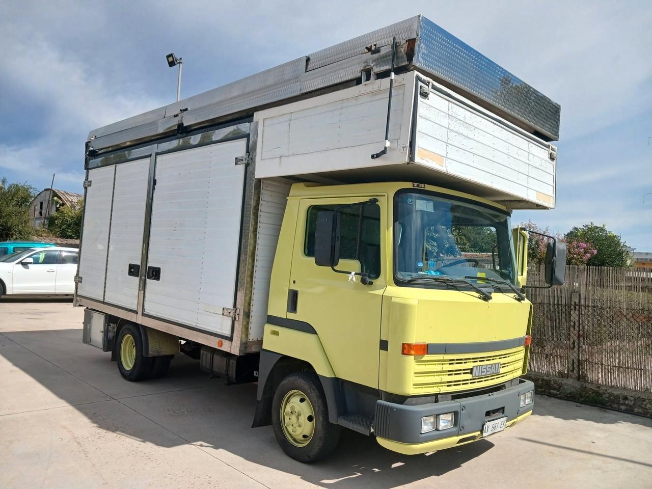 Nissan L-35 L-35.095 4.0 diesel PC-RG Cabinato MISTER PANINO CON LICENZA