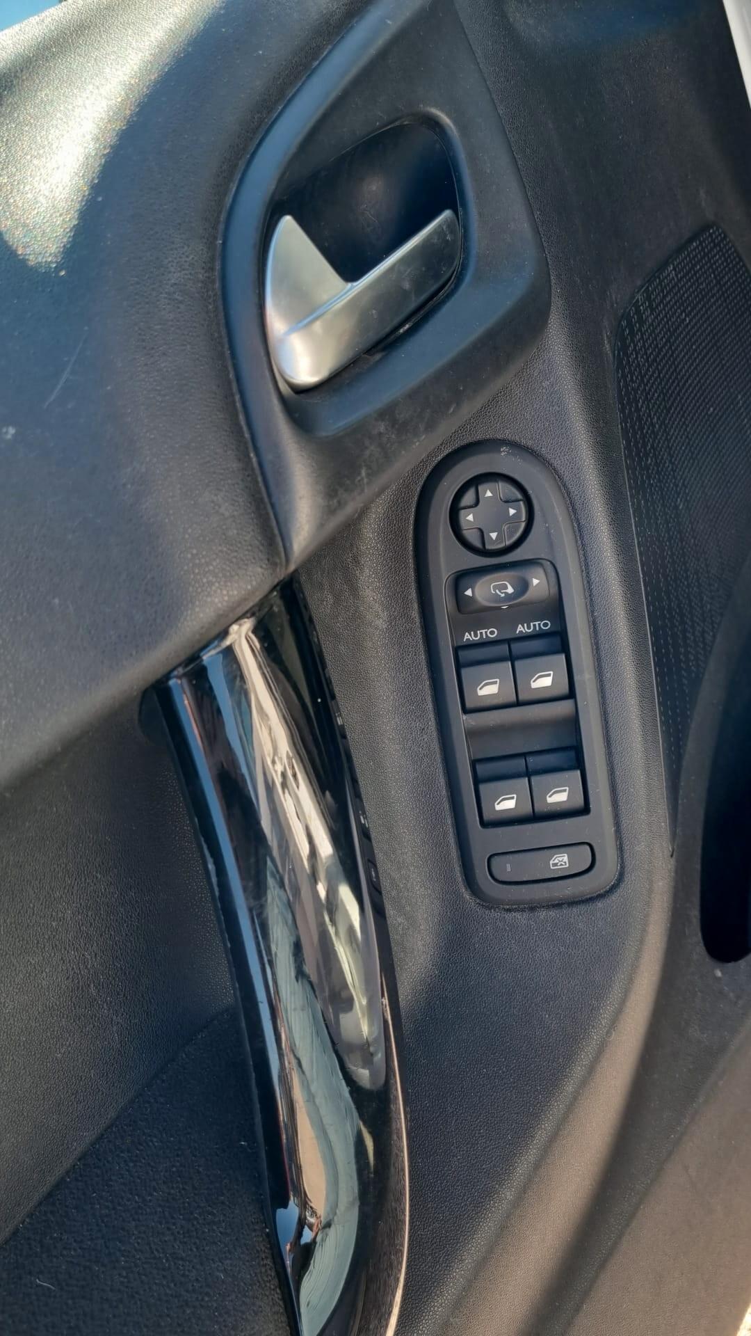 Citroen C3 1.2 VTi 82 Exclusive-82CV-60KW-BENZINA-EURO5B-