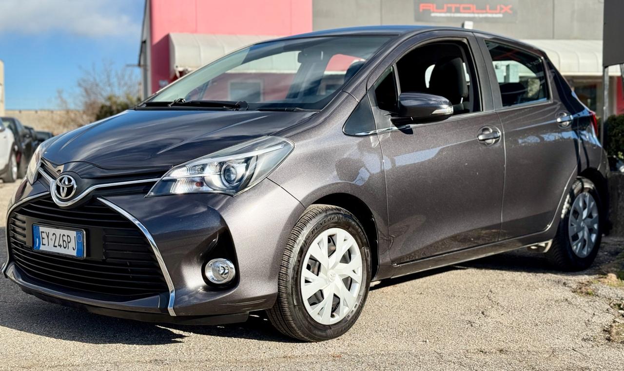 Toyota Yaris 1.0 5 porte Lounge 2015 OK NEOPATENTATI