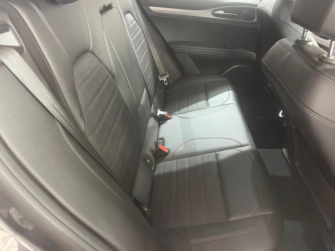 Alfa Romeo Stelvio 2.2 Turbodiesel 190 CV AT8 Q4 Sprint