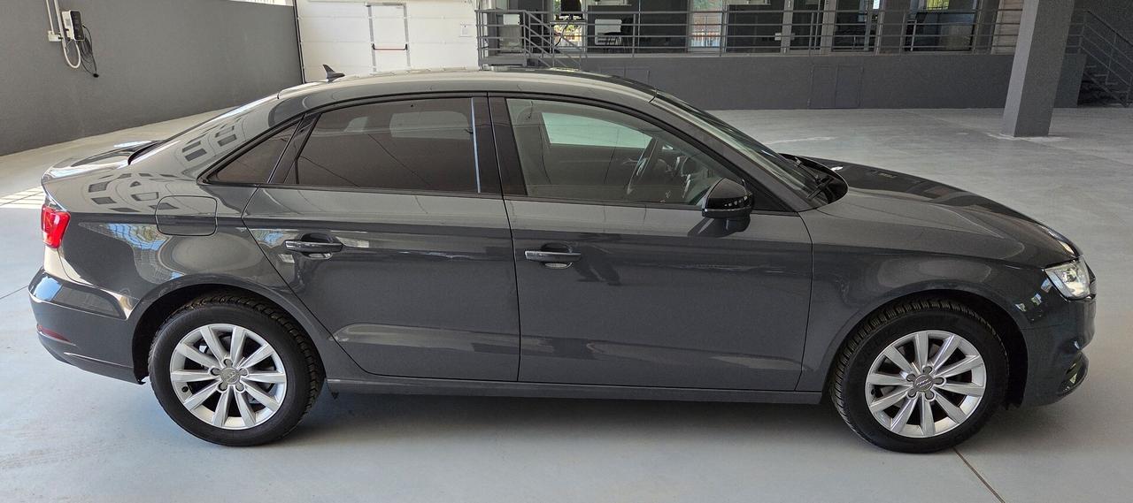 Audi A3 Sedan 1.0 TFSI Design 116cv