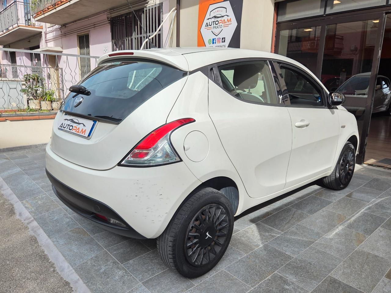 Lancia Ypsilon 0.9 TwinAir 85 CV 5 porte Metano Ecochic Gold