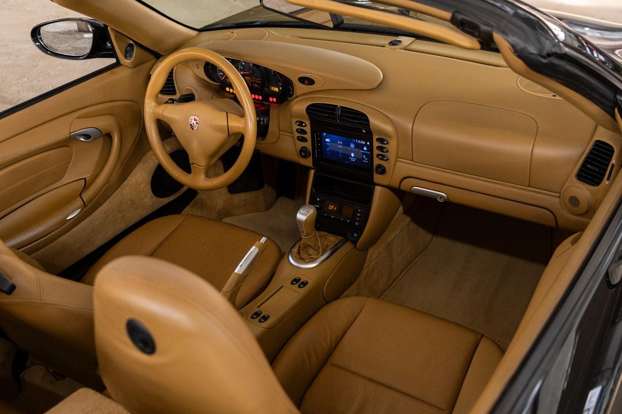 Porsche 911 Carrera 4S cat Cabriolet