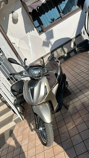 PIAGGIO BEVERLY 300 10/2022