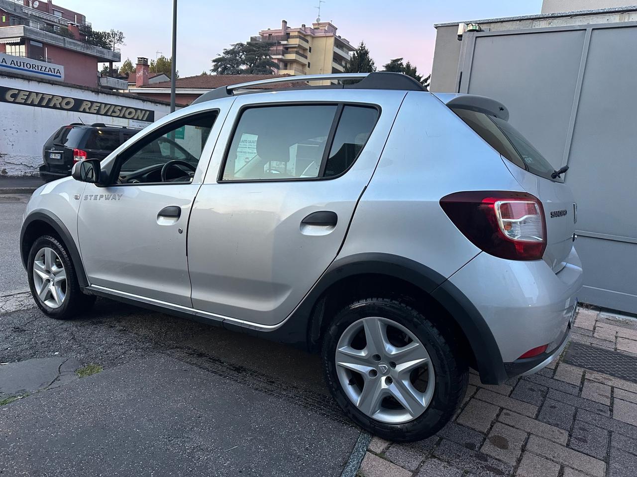 Dacia Sandero Stepway 900 TCe 90CV - ok neopatentati