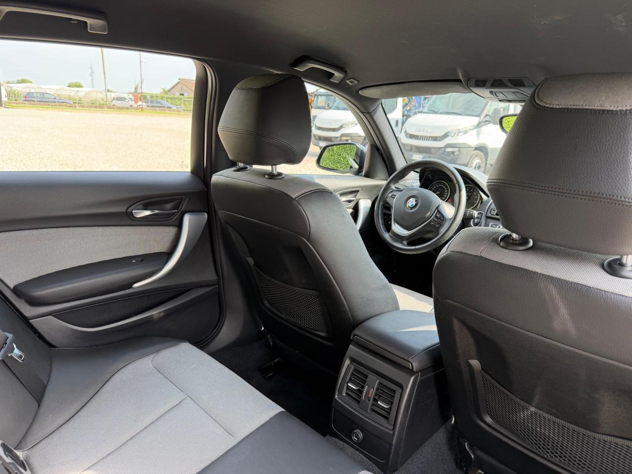 Bmw 118 118i 5p. Unique