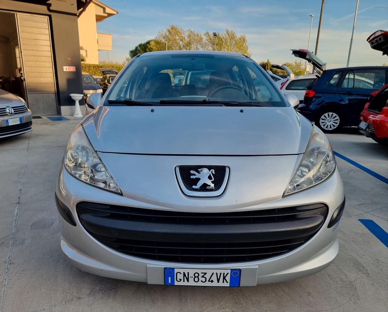 Peugeot 207 1.4 8V 75CV 5p. ONE Line