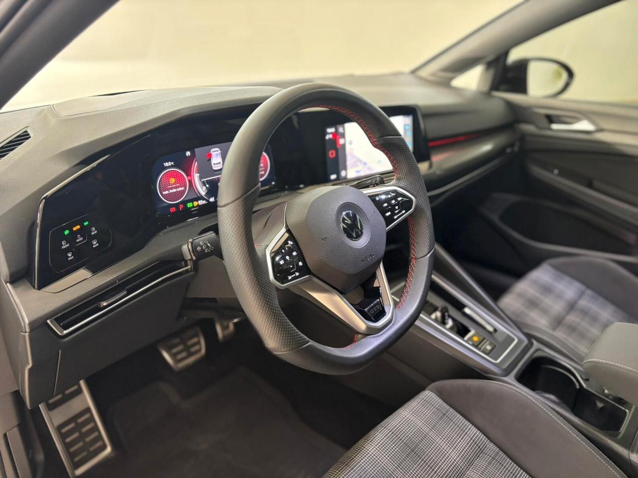 Volkswagen Golf 2.0 TDI DSG GTD