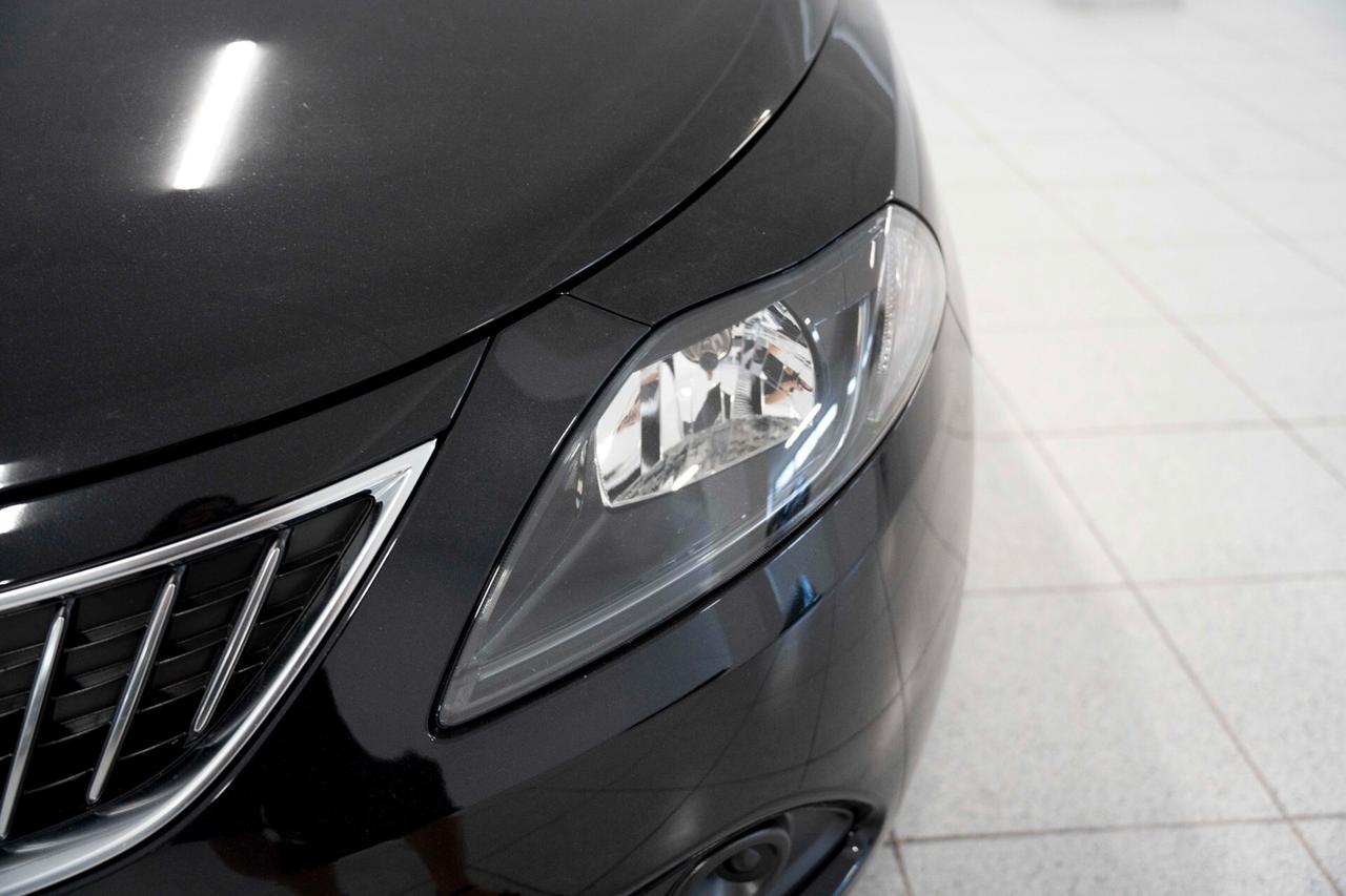 Lancia Ypsilon 1.0 FireFly 5 porte S&S Hybrid Platino