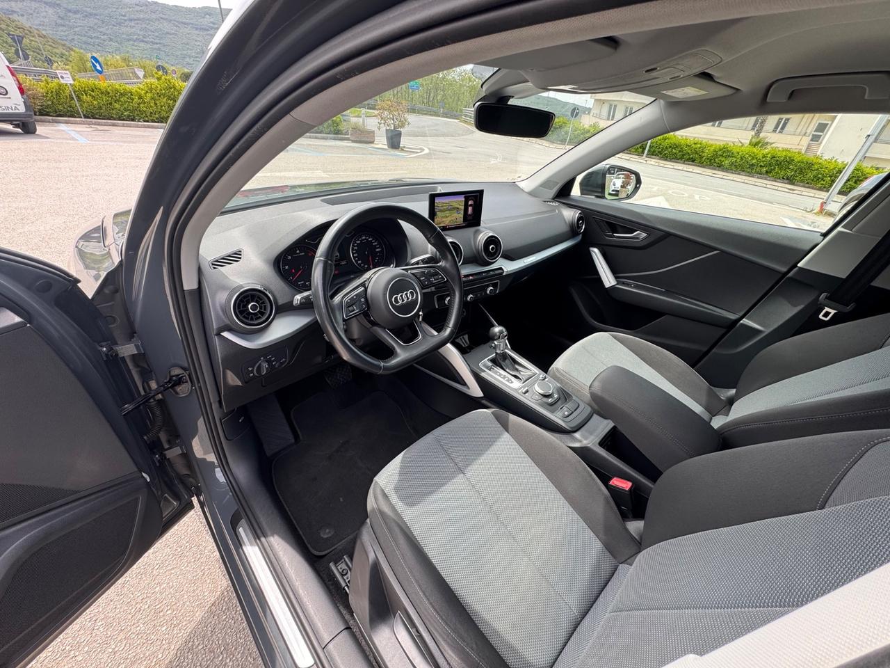 Audi Q2 30 TDI S tronic Identity Black