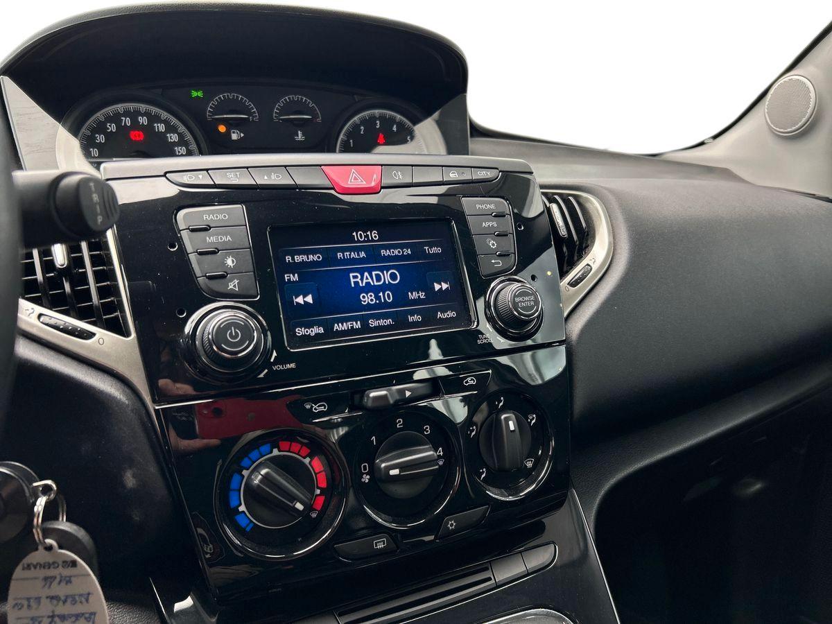 LANCIA Ypsilon III 2015 - ypsilon 1.2 Gold 69cv my16