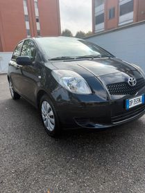 TOYOTA YARIS 1.0 BENZINA GOMMATA NUOVA