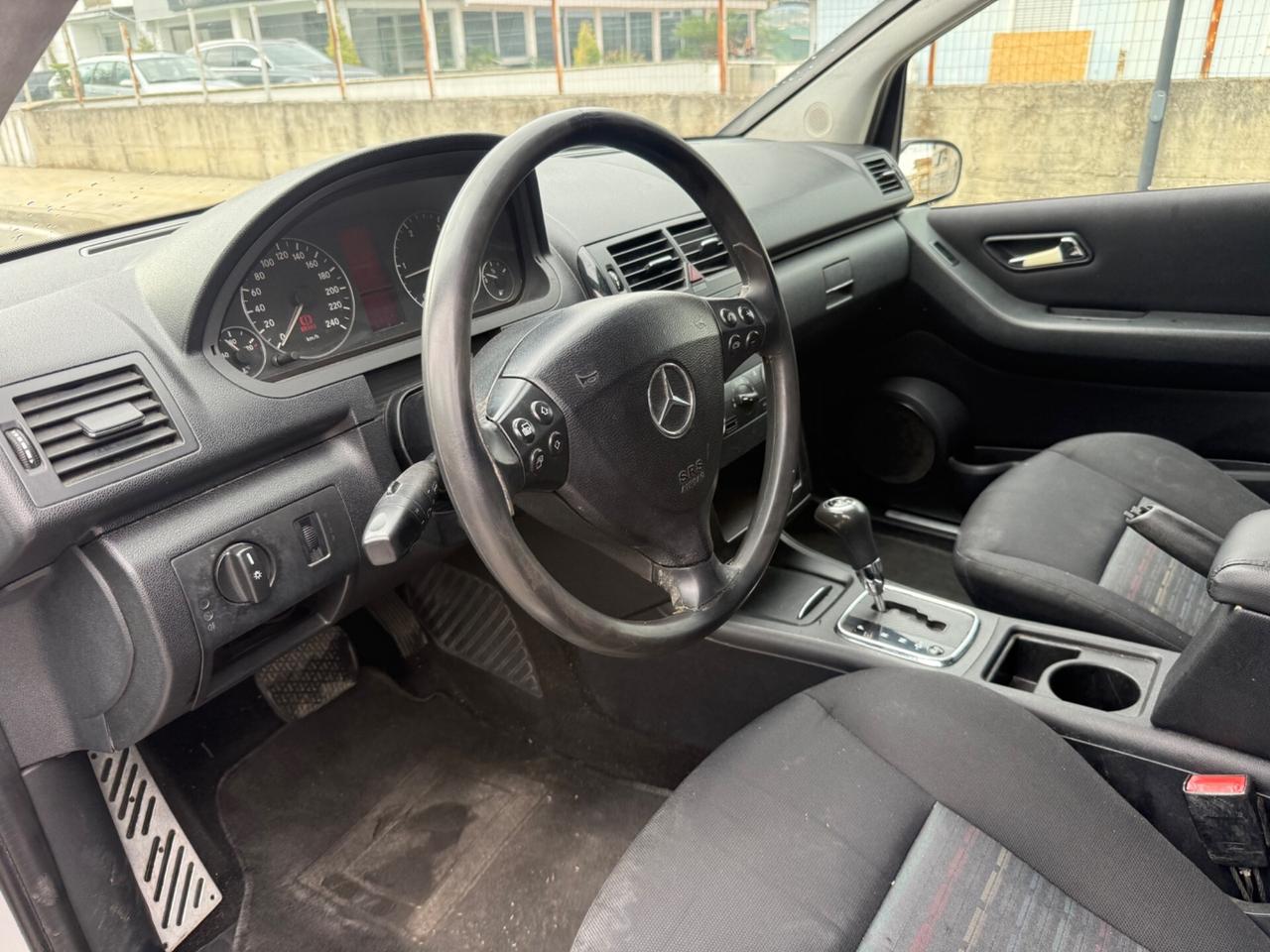 Mercedes-benz A 180 automatica