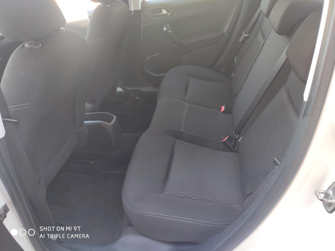 Peugeot 208 PureTech 82 5p. GPL Active