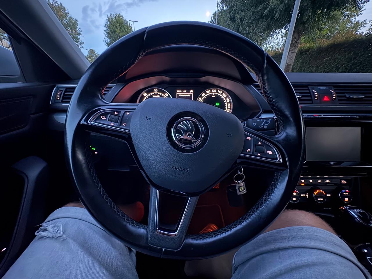 Skoda Superb 2.0 TDI DSG Wagon Style
