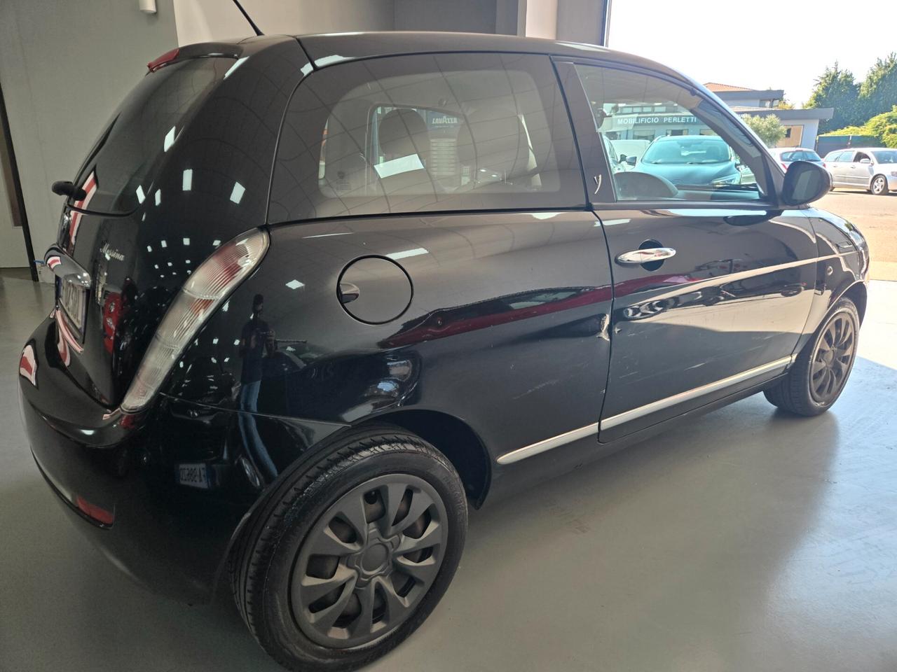 Lancia Ypsilon 1.2 69 CV Argento