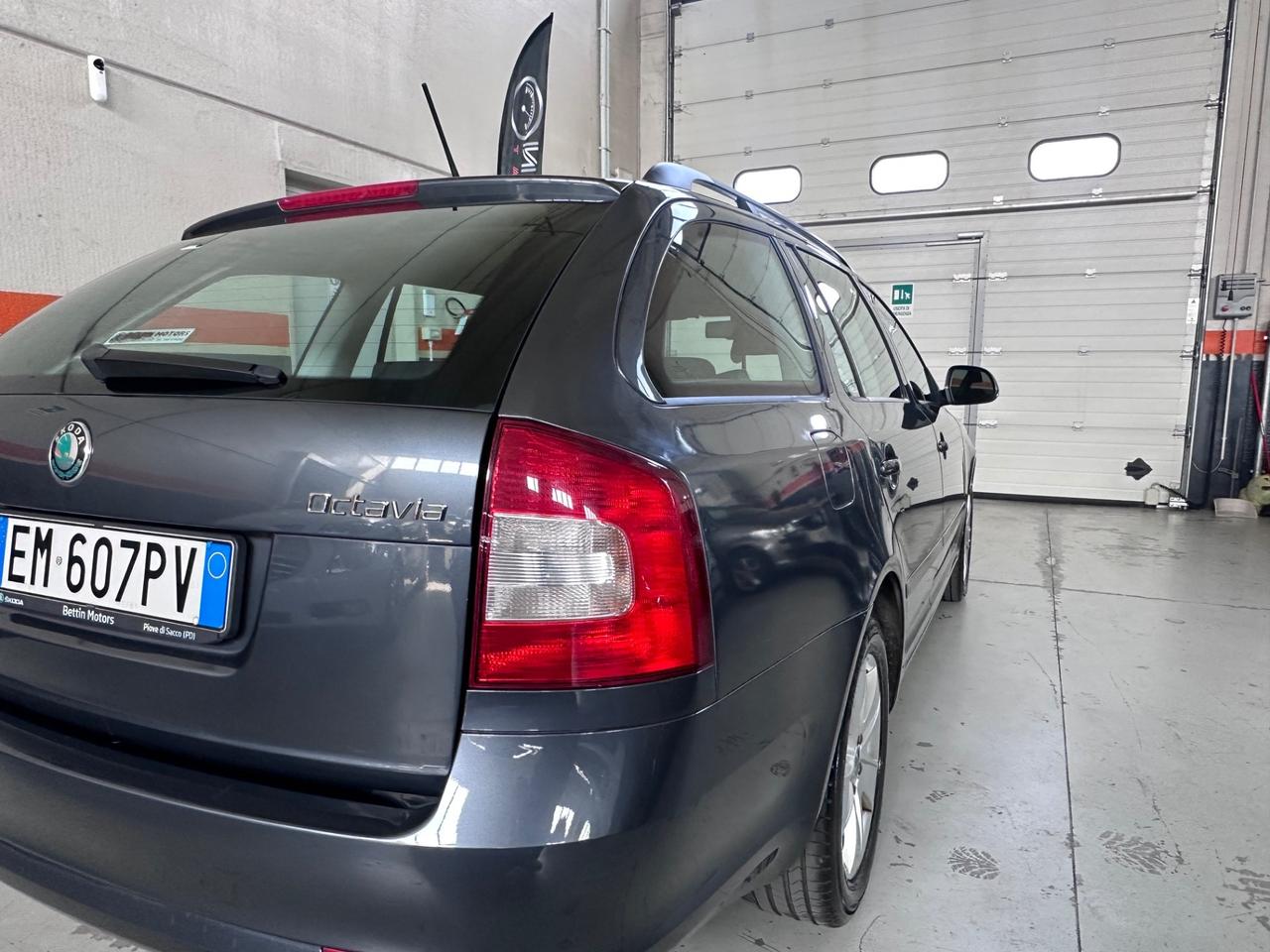 Skoda Octavia 1.6 TDI CR F.AP. Wagon Elegance