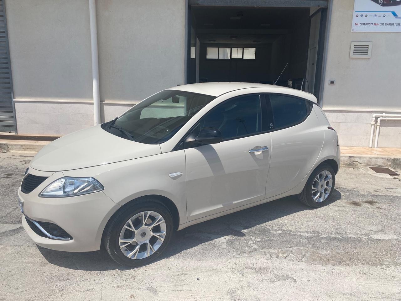 Lancia Ypsilon 1.2 69 CV 5 porte GPL Ecochic Gold