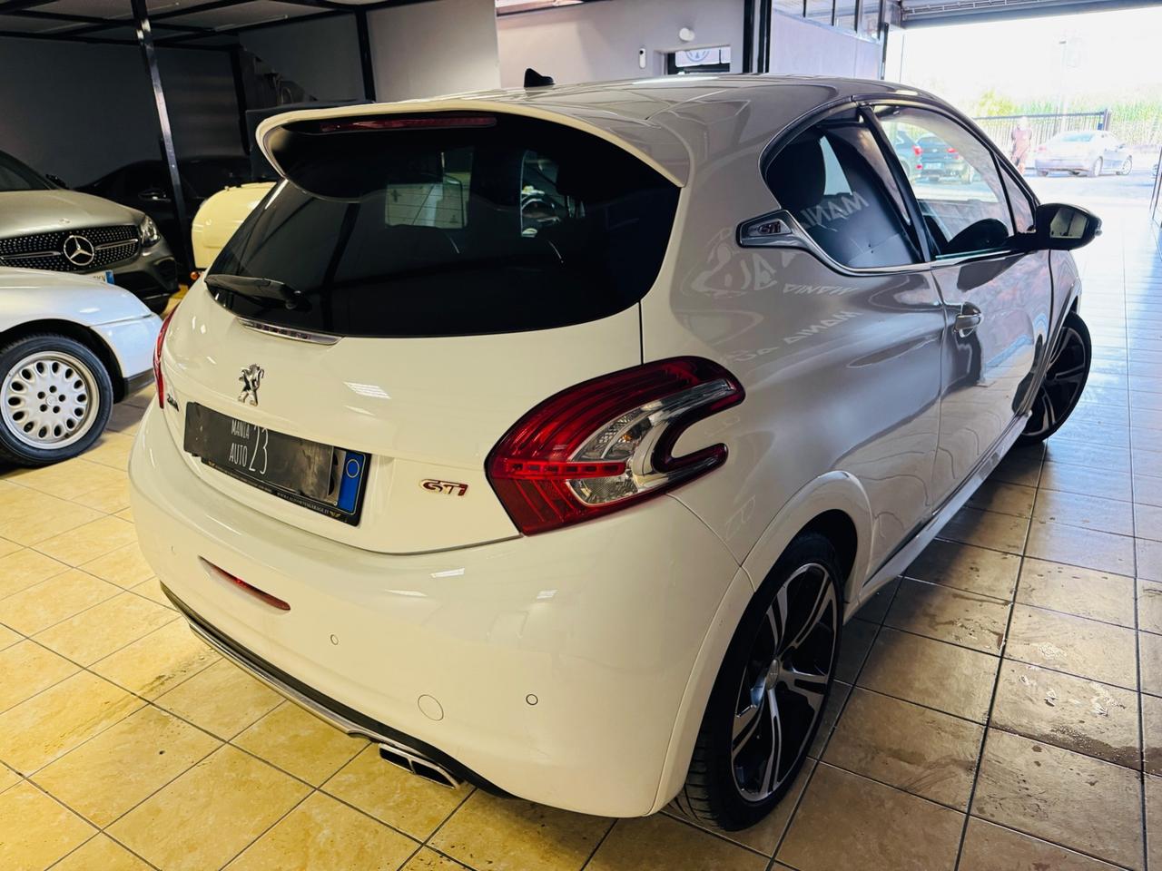 Peugeot 208 1.6 THP 240 CV 3 porte GTi