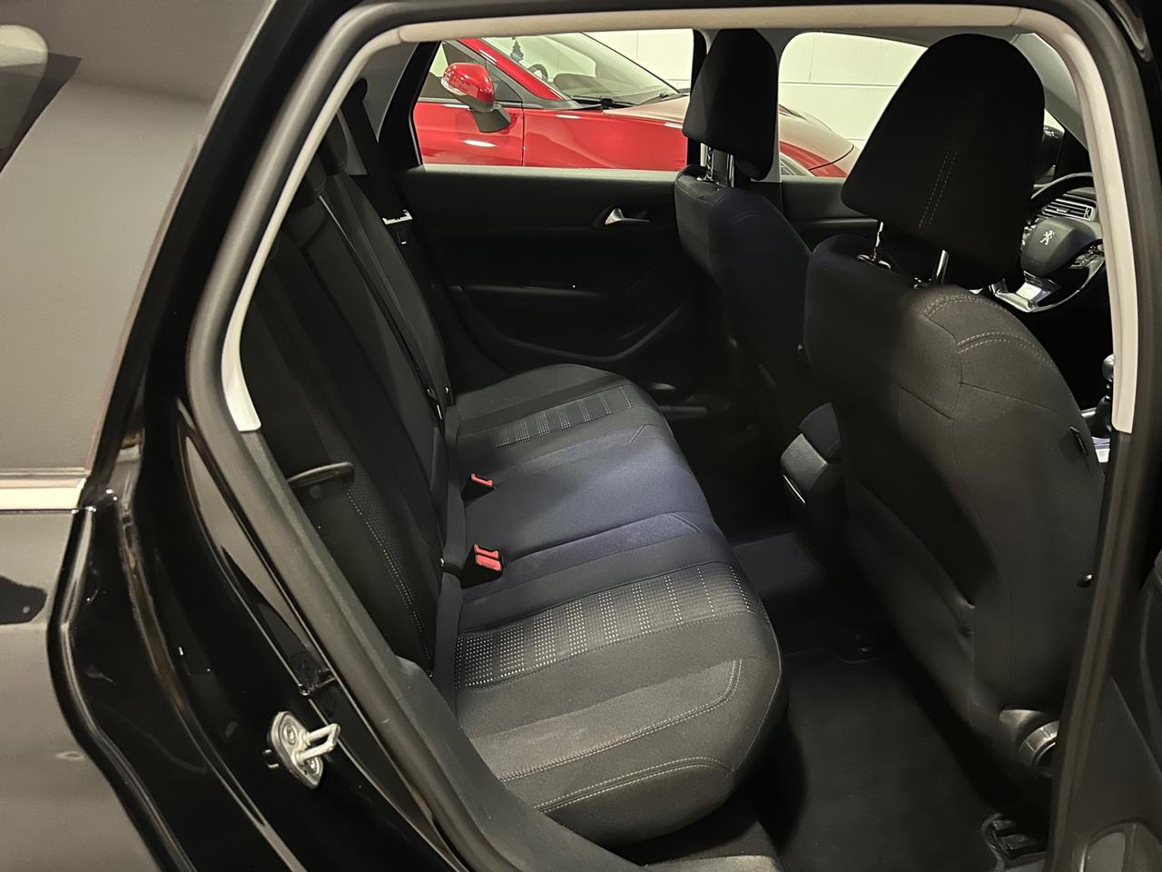 Peugeot 308 BlueHDi 120 S&S SW Allure