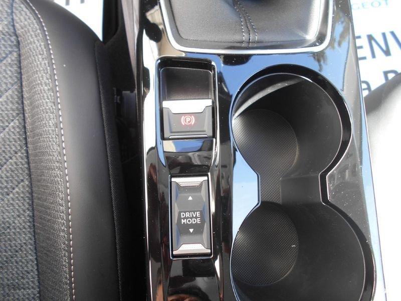 Peugeot 208 100 Allure Navigat CBC