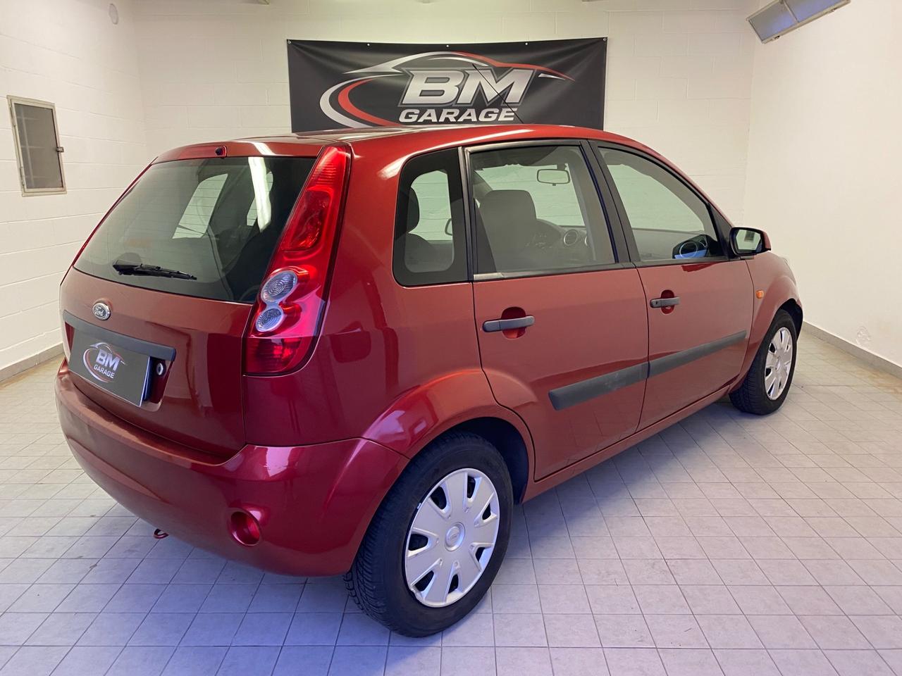 Ford Fiesta 1.4 16V 5p. Ghia