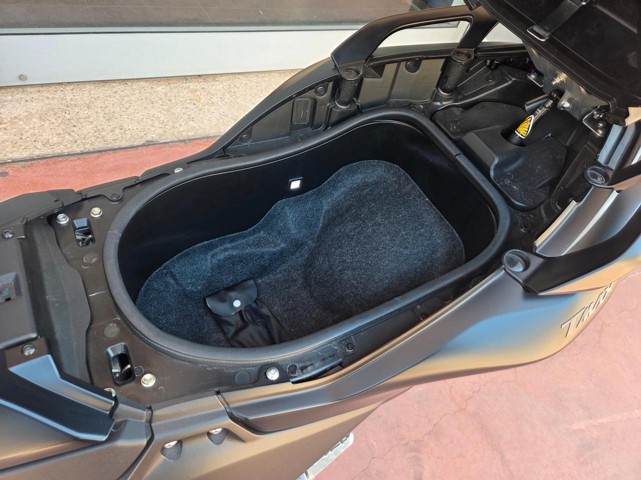 Yamaha T Max 560