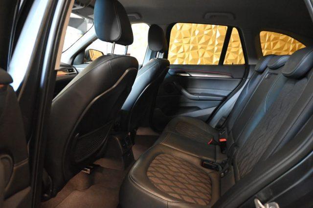 BMW X1 SDRIVE 18d SPORT BLACKLINE AUT.NAVI LED18"TEL FULL
