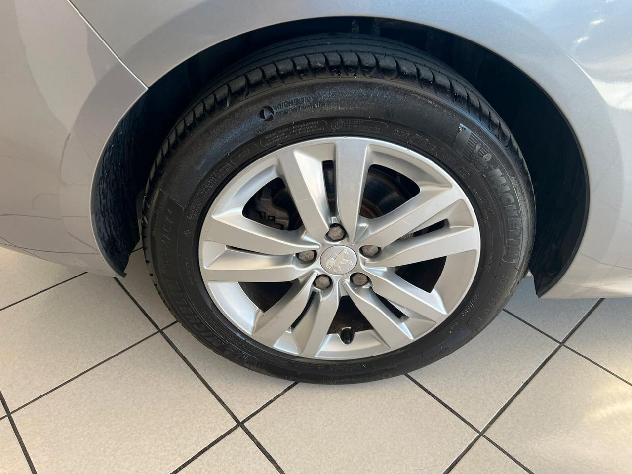 Peugeot 308 BlueHDi 150 S&S SW Allure