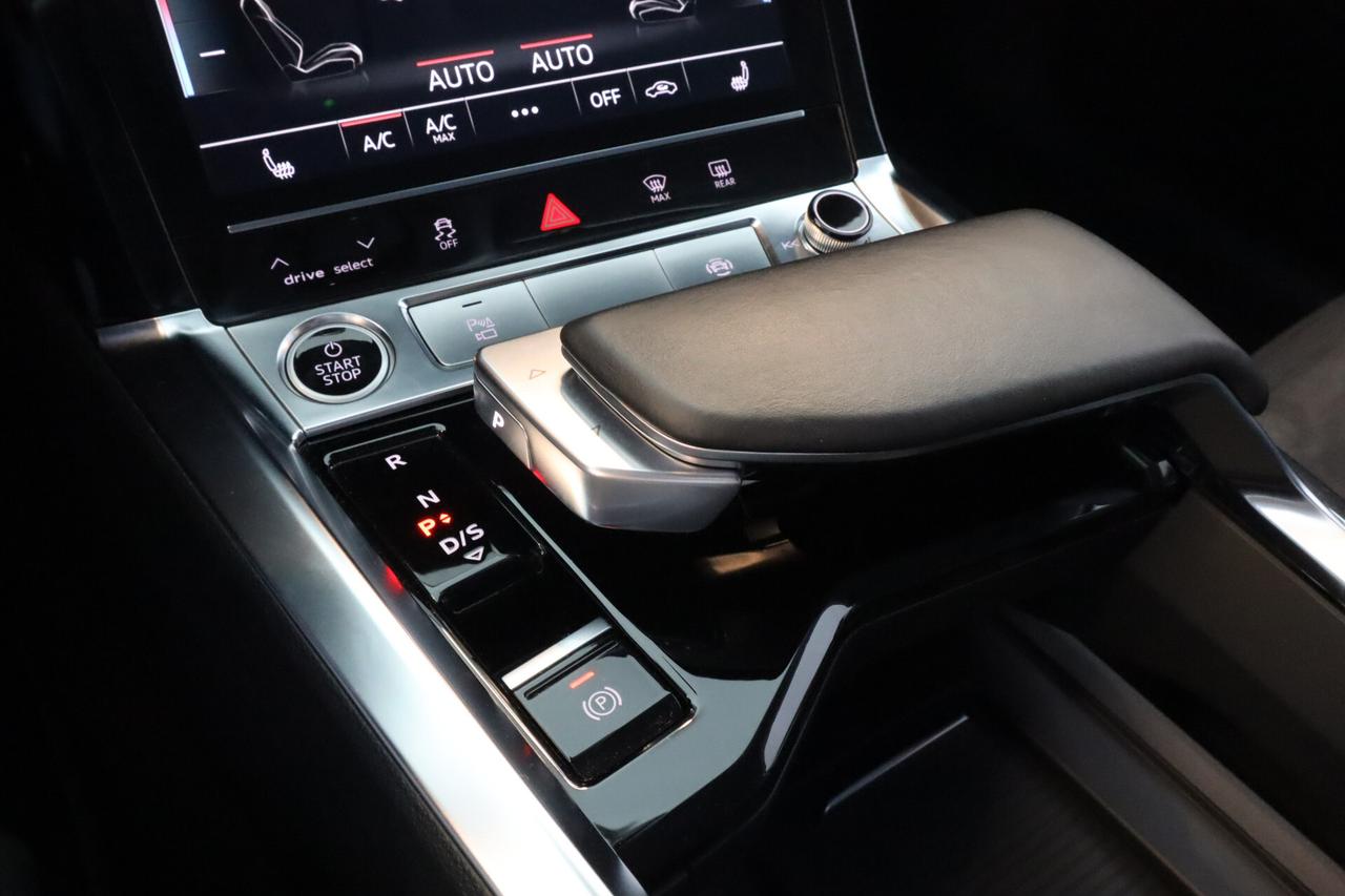 E Tron 55 408CV S-LINE QUATTRO HUD 360° MATRIX 21"