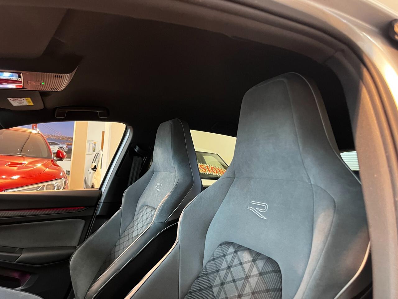 Volkswagen Golf 1.5 eTSI 150 CV EVO ACT DSG R-Line