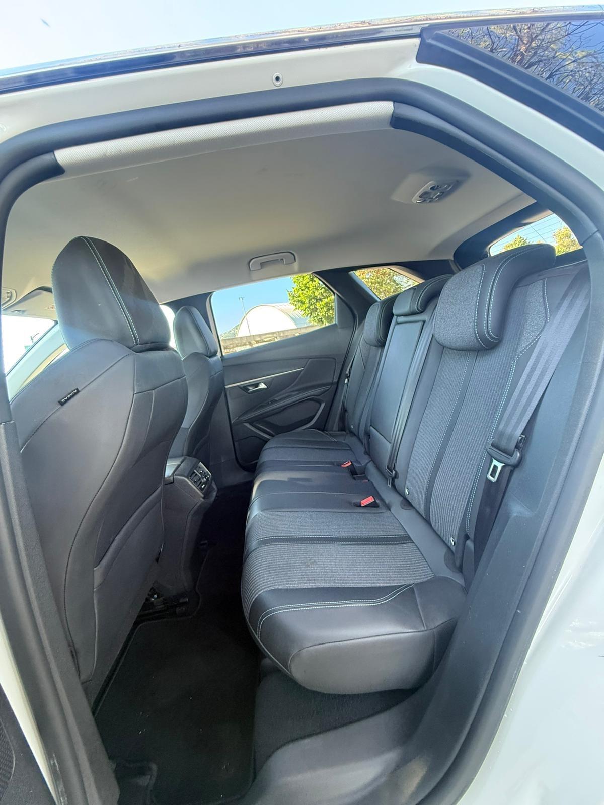 Peugeot 3008 BlueHDi 130 S&S EAT8 Allure
