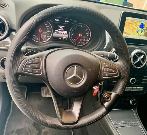 MERCEDES-BENZ B 200 d Automatic 4Matic Executive