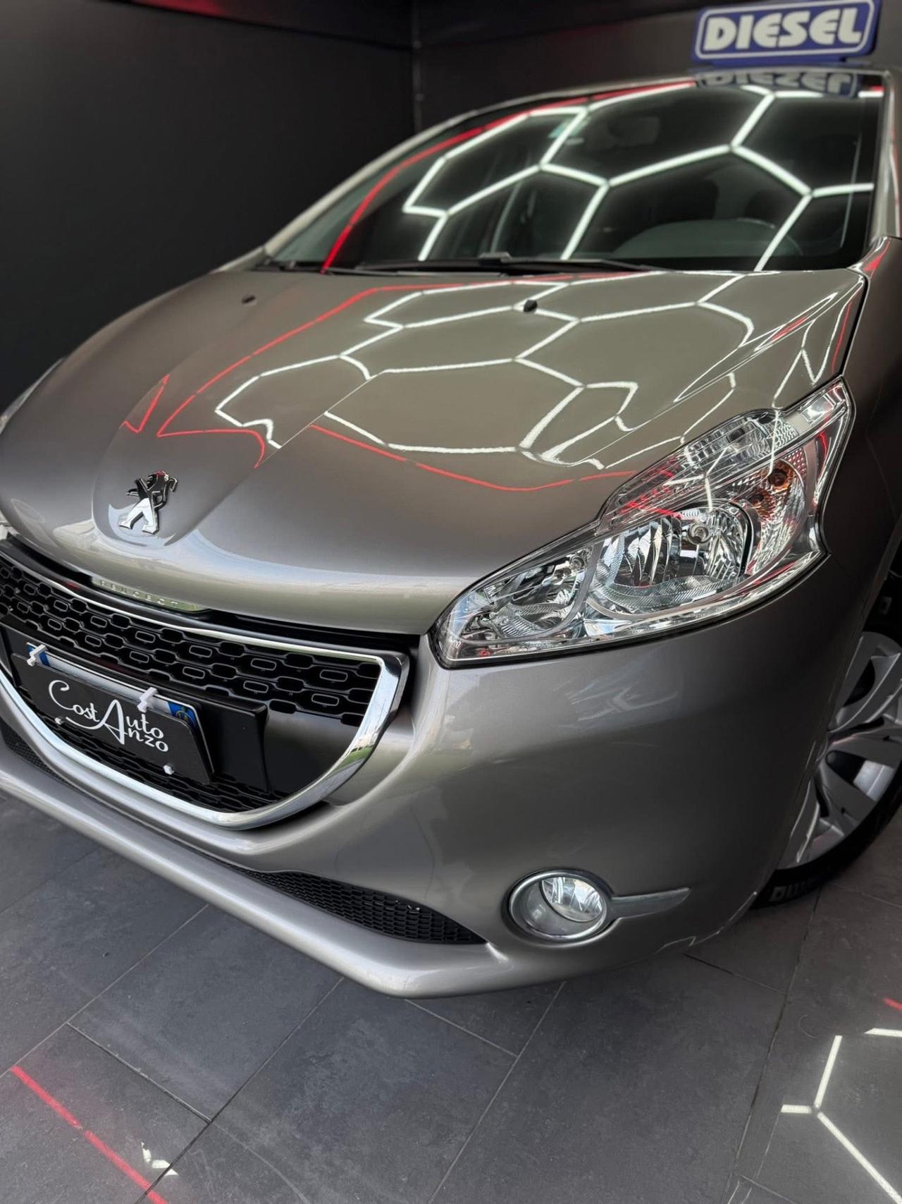 Peugeot 208 1.6 HDi 92 CV Allure 2014
