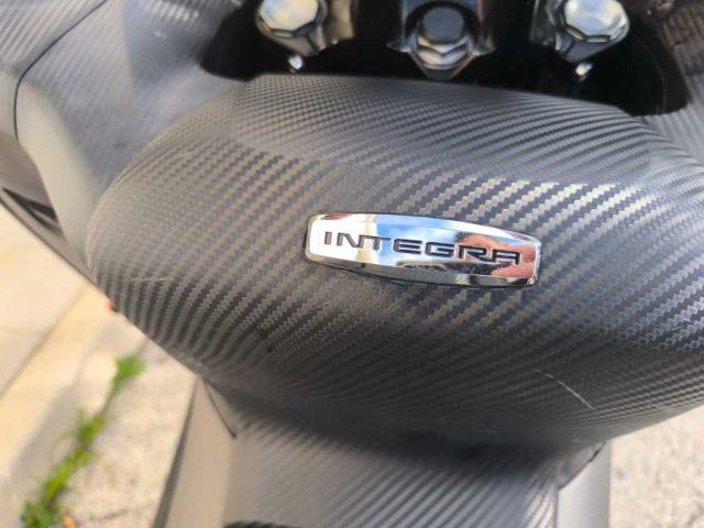 HONDA Integra 750 - S MOMODESIGN