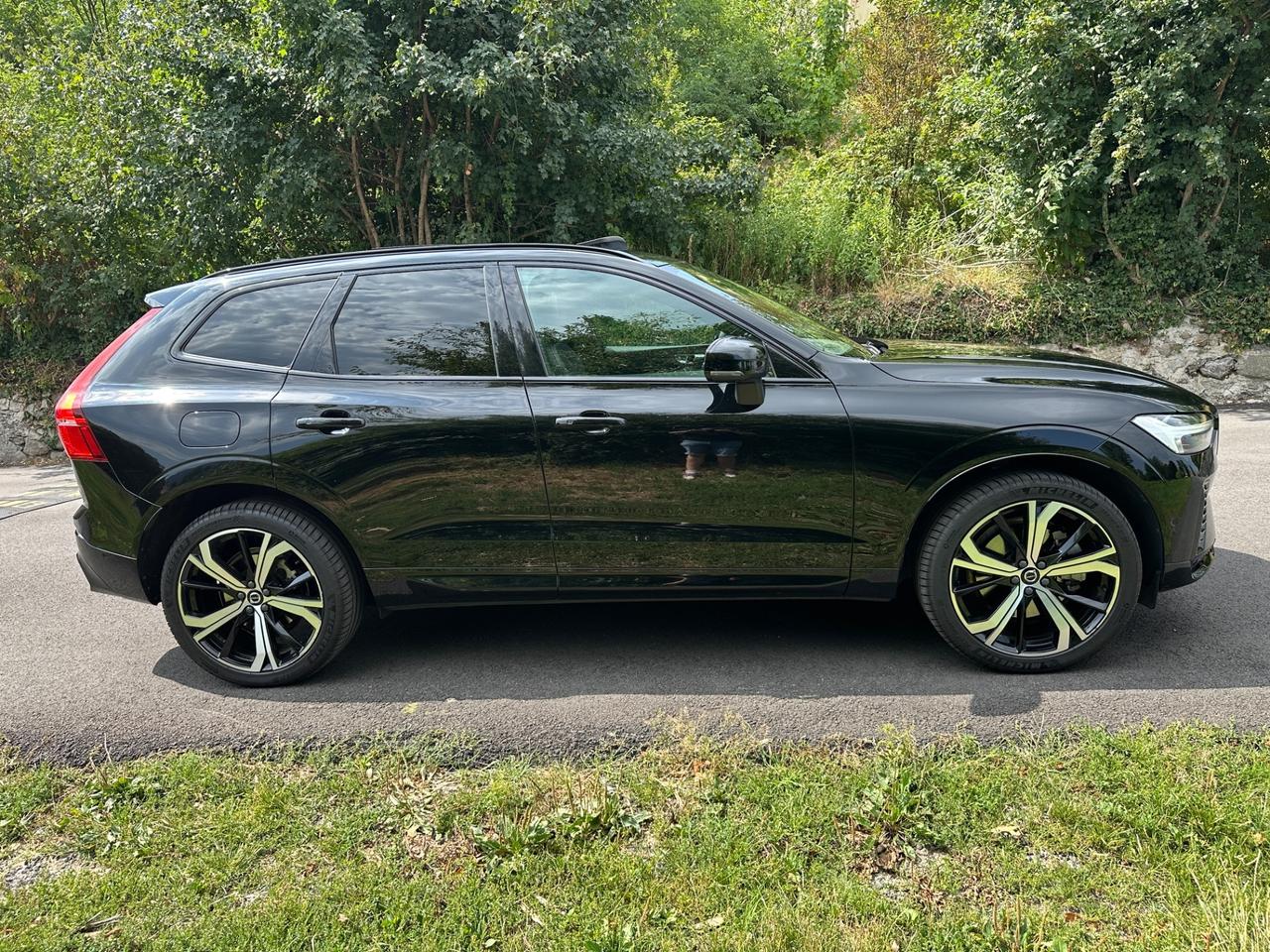 Volvo XC 60 B5 (d) AWD Ultimate Dark - 2023