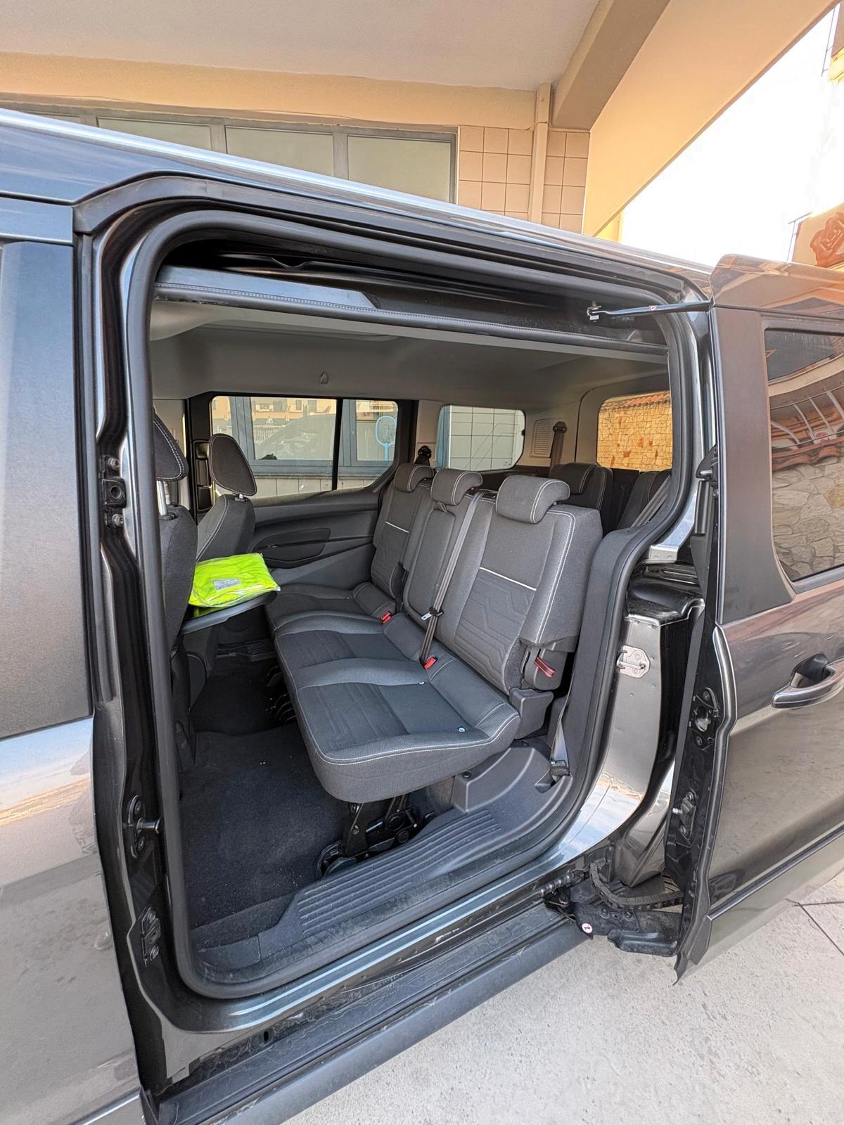 Ford Tourneo Connect Connect7 1.5 TDCi 120 CV Titanium 2016