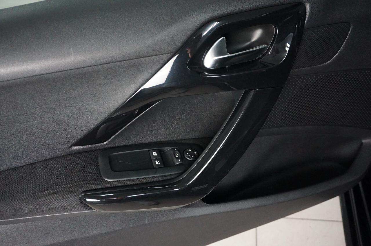 Peugeot 208 PureTech 82 5 porte Access